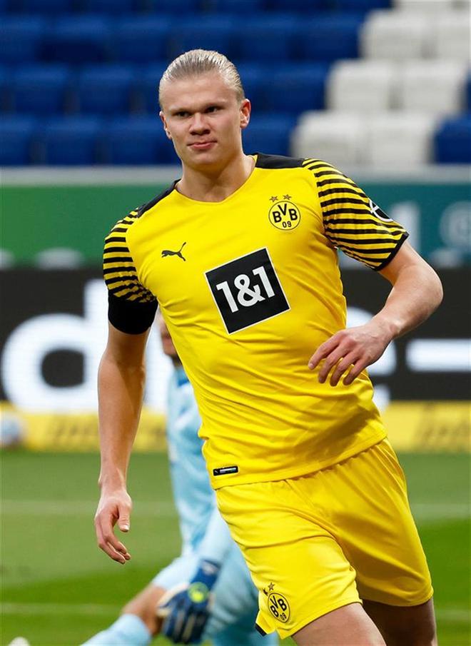 大连梭鱼湾足球场本赛季中超联赛观众总人数达874...