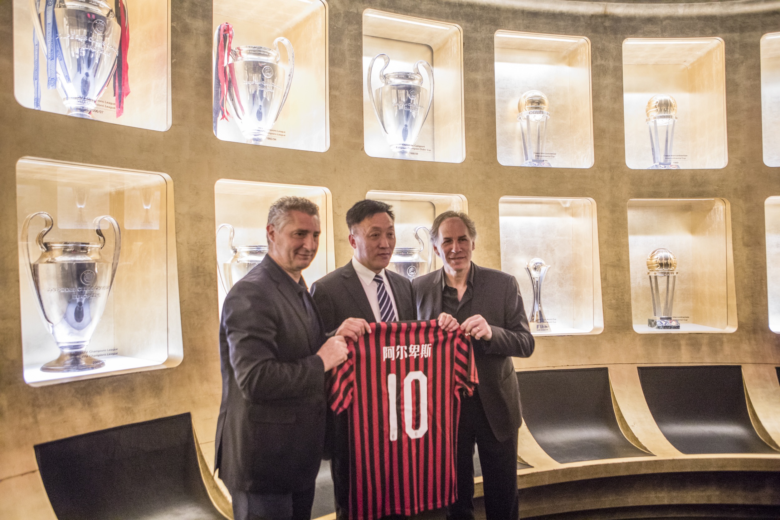 Solana链上博彩DApp交易量激增