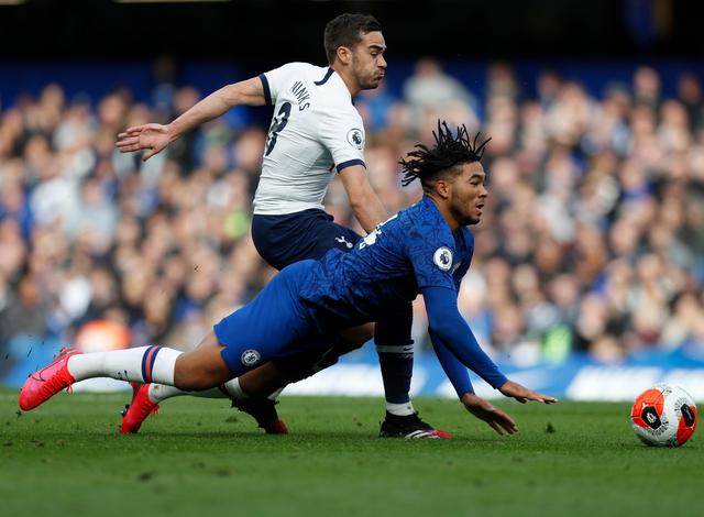 原曼联青年队球员目前正在卖蛋糕，他是小麦、拉什福德前队友