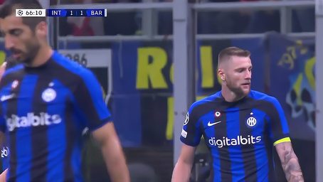 拜仁球星莱默尔复刻施魏因施泰格经典脚后跟破门