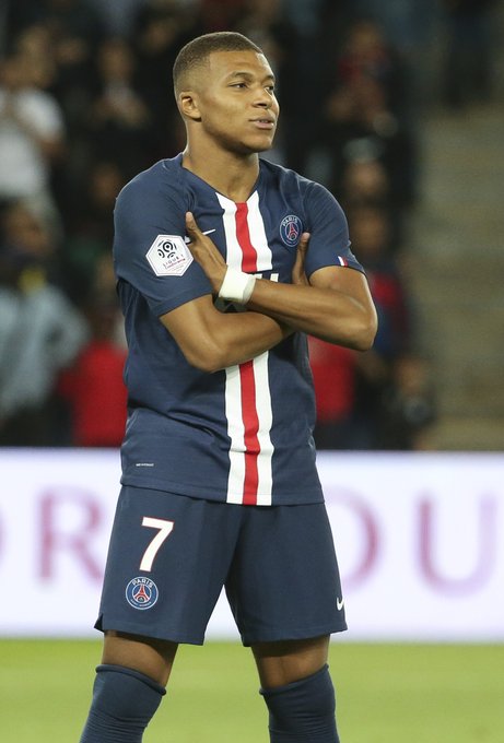 里昂15岁潜力中锋泽科维奇：崇拜哈兰德和DV9的左脚射手