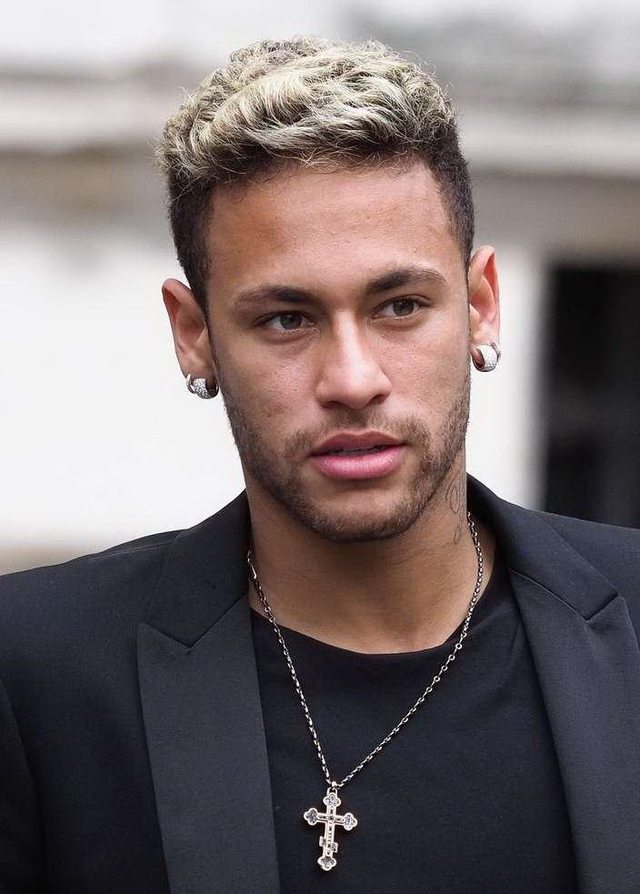 记者：纽卡正密切关注莱斯特城外租球员哈努斯，水晶宫也有意