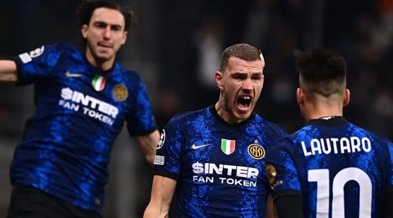 吕文君庆祝夺冠：是海港的三连冠，更是上海的三连冠