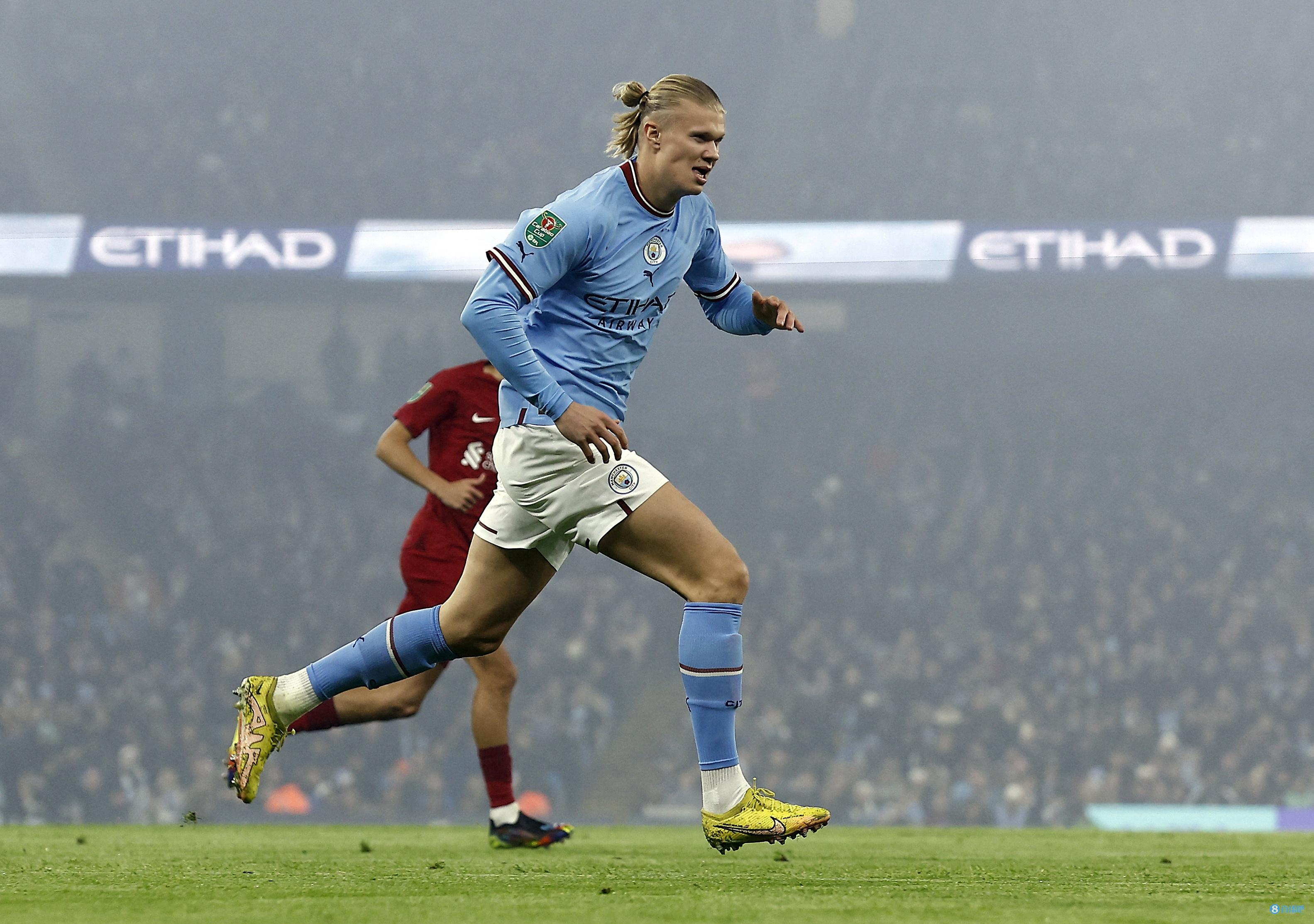 北京国安玄学加持？罕见：河南球迷震撼出征，大量聚集在候车厅