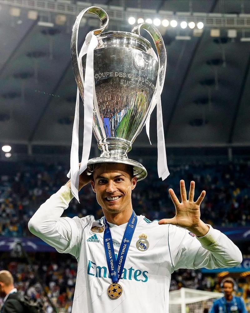 乔治娜分享晚宴照片：C罗与苹果公司CEO库克合影