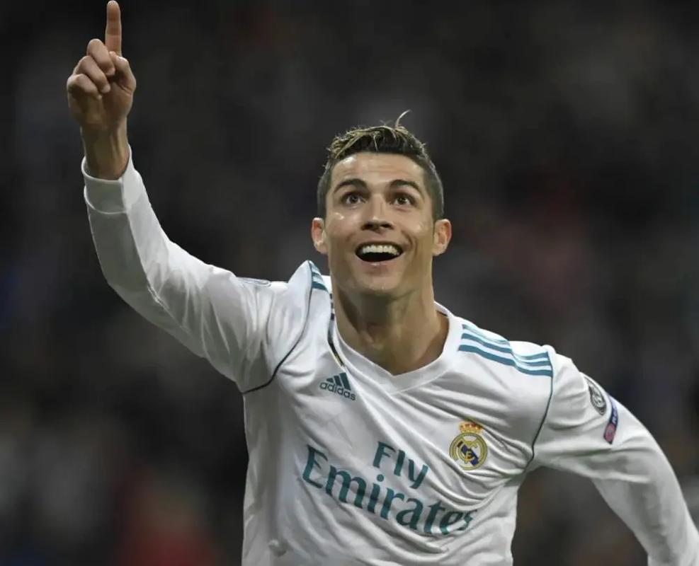 美记：库里距离复出还有一段时间，这次客场之旅可能看不到他