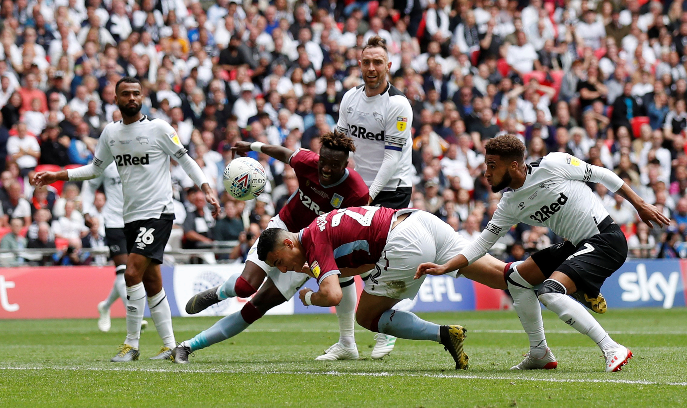 20分钟进2球，德里乌赫当选埃因霍温客场4-1利物浦全场最佳