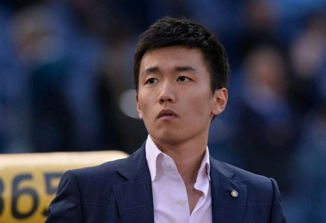 伤愈回归，三笘薰重返球场进行单独训练