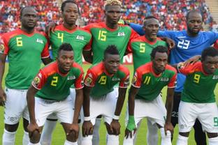 帕尔马官方：铃木彩艳成功接受手指骨折手术；据悉伤缺3个月